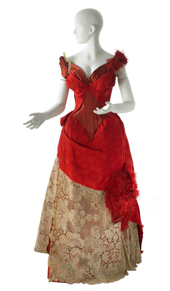 wikivictorian's tweet photo. Evening dress by House of Worth, 1887-88. Museum of the City of New York. https://t.co/BYmgsWA4Lh