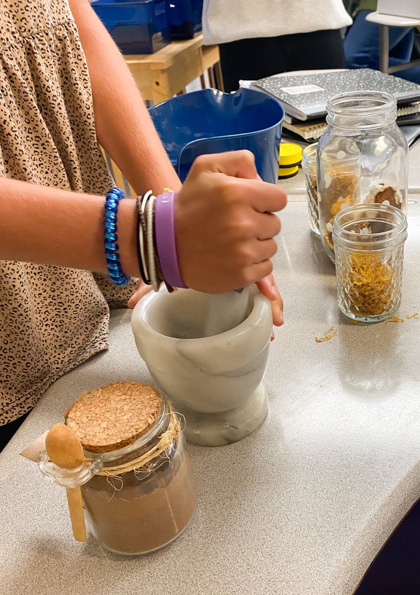 teasleyteach's tweet photo. CanesTime is a short period every few weeks used to explore careers, learn skills, remediate, etc. Today, my session focused on self-care+experimentation in creating pumpkin-spiced bath salts. We combined pink &amp; epson salts, dried florals &amp; essential oils. 🎃@cvilleschoolsys https://t.co/lnTsFBChUE