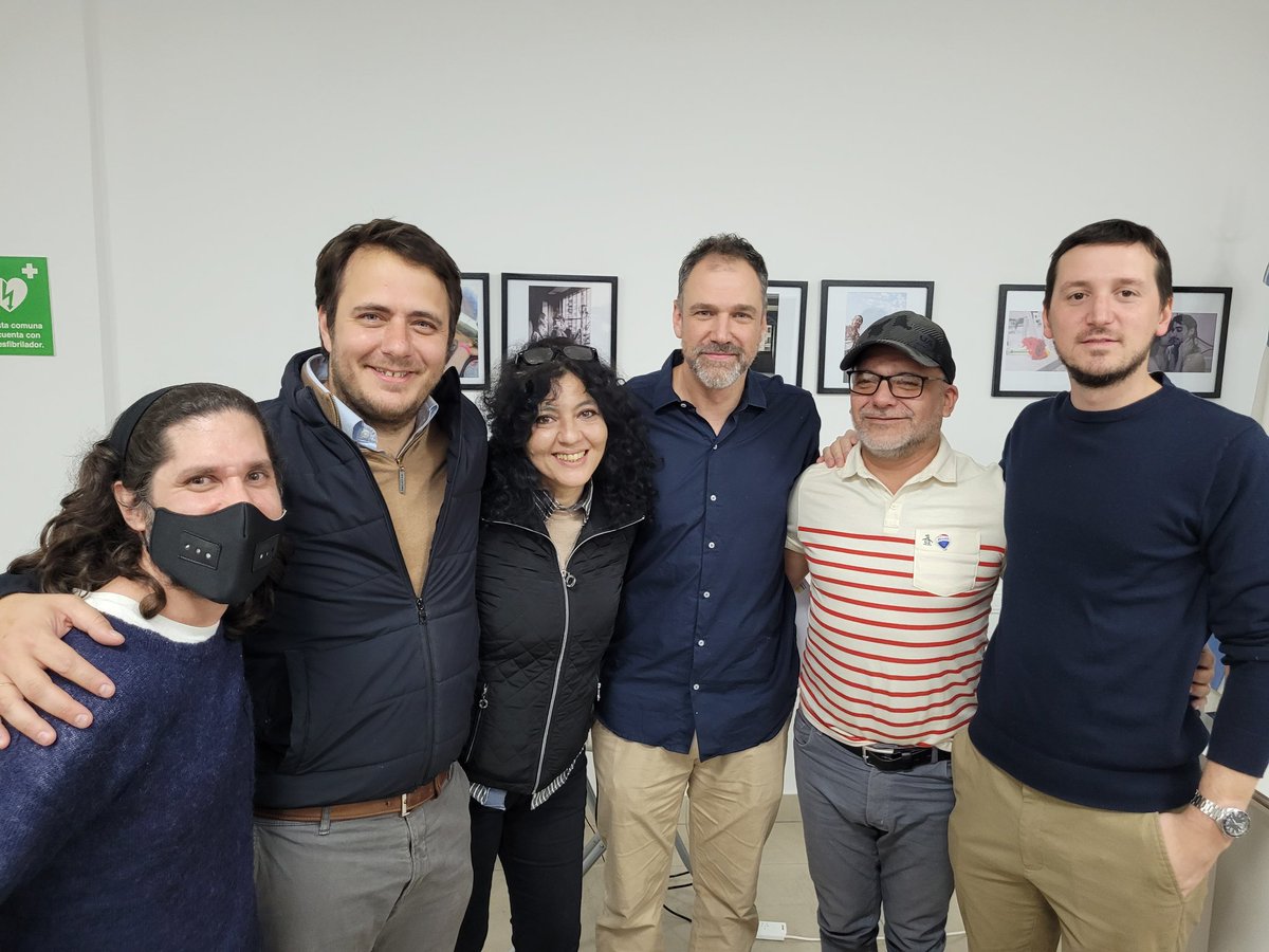 HernanLReyes's tweet photo. ¡Felicitaciones @IgnacioAbarcaOK y @ballan_federico por el enorme trabajo que hacen con los comerciantes de Caballito! Hoy cerramos el primer ciclo de #PotenciáTuEmprendimiento, una muy buena iniciativa para promover el desarrollo de las PyMEs. 💪🇦🇷 https://t.co/yEpHmtAnKr