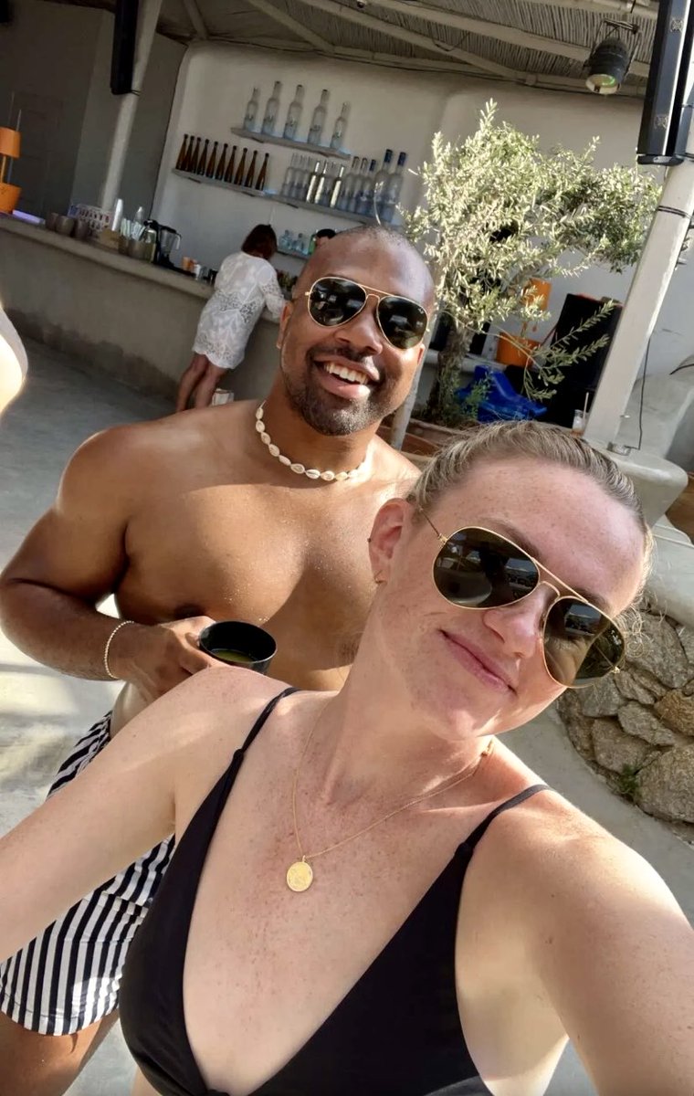 Jeremi13's tweet photo. Mykonos was a moment 🧿 https://t.co/vWlOleHQAX