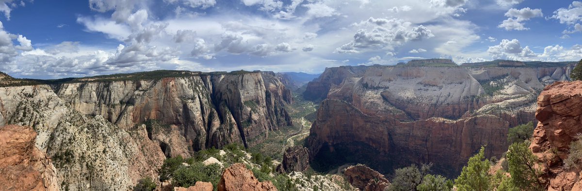ashmreyn's tweet photo. Recent adventures as my annual update lol. Pt. 1: Vegas, St. George, and Zion #LasVegas #hooverdam #utah #Zion https://t.co/ukgdYzqIsy