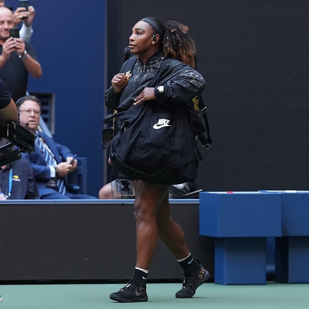 usopen's tweet photo. Regal. https://t.co/cxY6zzFZ90