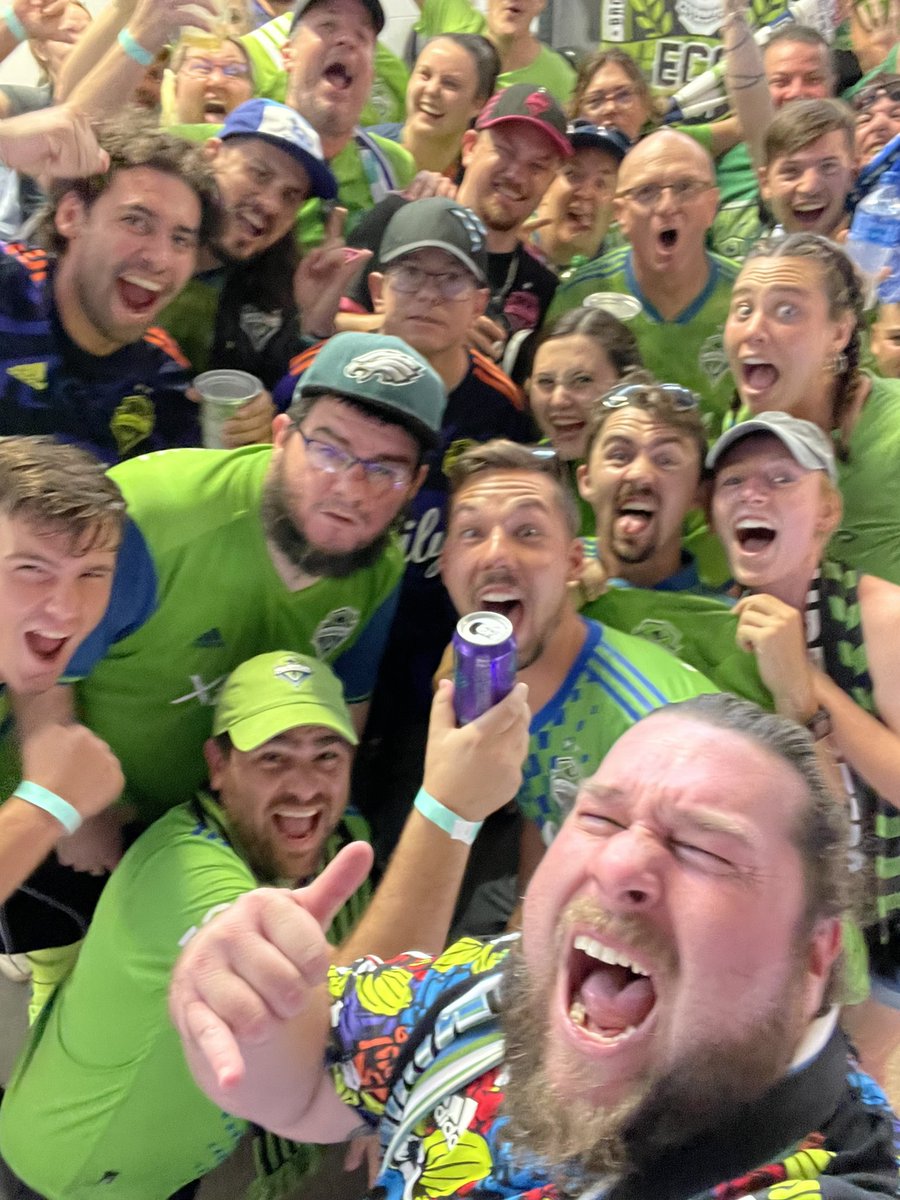 TropicSounders's tweet photo. OMG YOU GUYS LETS GOOOOOOOOOO!!!! #ORLvSEA #SGAFSU #EBFG IM TYPING THIS WHILE RUNNING BECAUSE SECURITY IS CHASING ME BYEEE https://t.co/iiGflfDlta