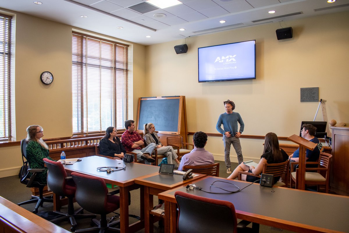 BaylorLawSchool's tweet photo. An effective trial lawyer can capture the attention of an audience. In last week’s “storytelling” #PracticeCourt exercises, our students did just that. THX to #BaylorLawyers Mark Altman, Heather Kanny, Jason Milam, Colin Powell, and Jeanine Rispoli for working with our students! https://t.co/loV5sCvnhG