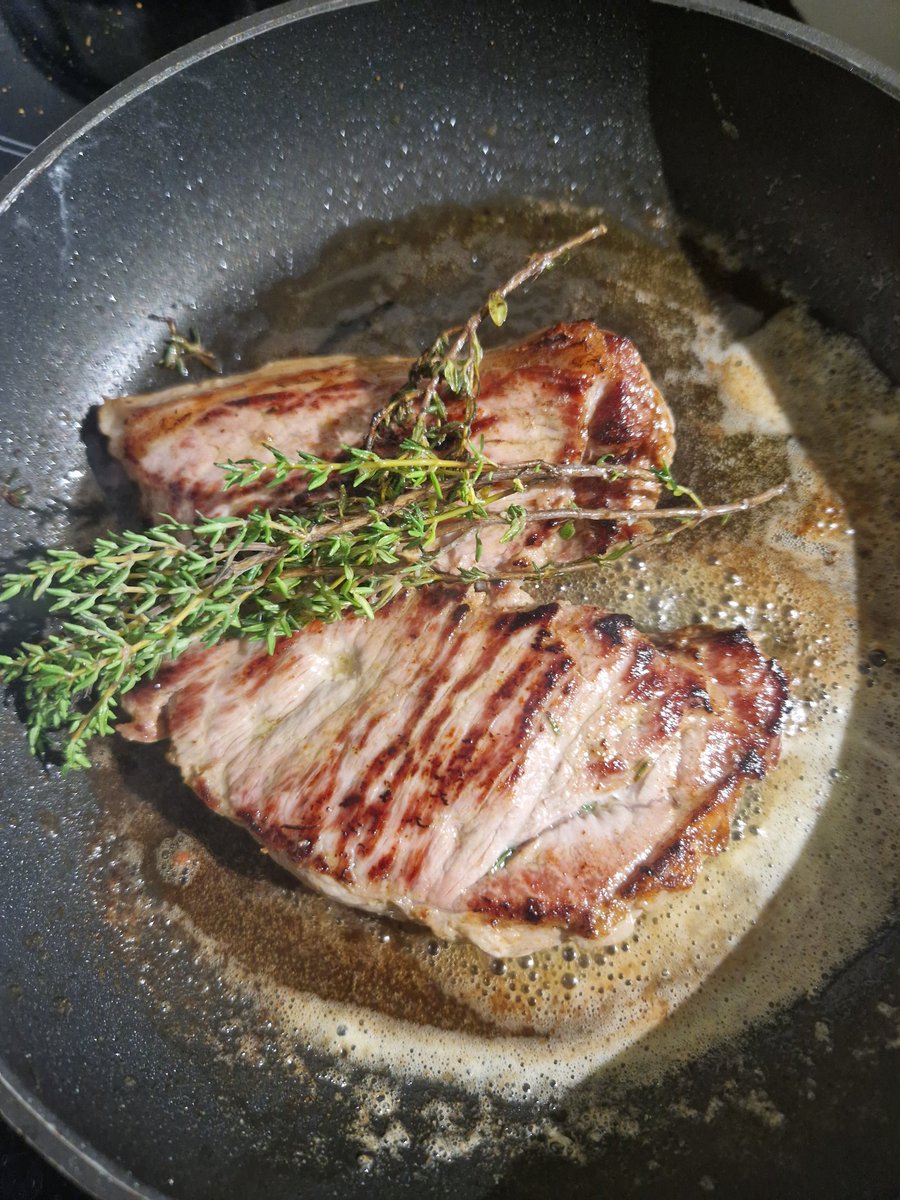 Beautiful Lamb steak sent to us by a customer! 🤤🤤

This week shop is open 9am -4pm and fully stocked! 

We will be at the following markets......
Friday-Neston
Saturday- Rode Hall and Crewe 
Sunday - Heaton Moor