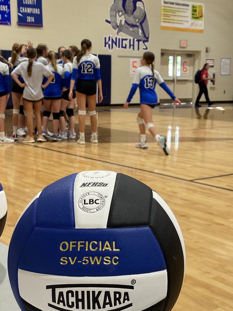 NMSKnights's tweet photo. Our Lady Knights volleyball team was in action tonight against Blue Ridge. They played well and took care of business. #KNIGHTLIFE @NMSKnights https://t.co/cMbhiR4QNt