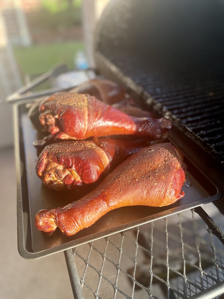 Mak2Wild's tweet photo. LET US CATER YOUR LABOR DAY. MEATS: SPICY AND MILD SAUSAGE,(raw or cooked)SPICY AND MILD BOUDIN, (raw or cooked) TURKEY LEGS, AND BRISKET. SIDES: MAC N’ CHEESE AND/OR BBQ BEANS https://t.co/KZP7tr4ESG
