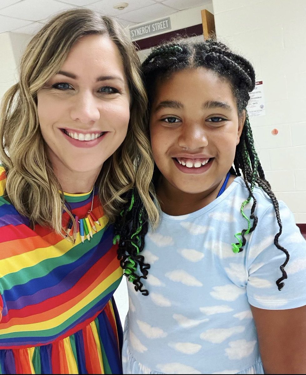 saraharpminter's tweet photo. Rainbows and clouds…the perfect combination! #teamMinter #shinetogether #artisintheheart https://t.co/dsfYYwZ7hP