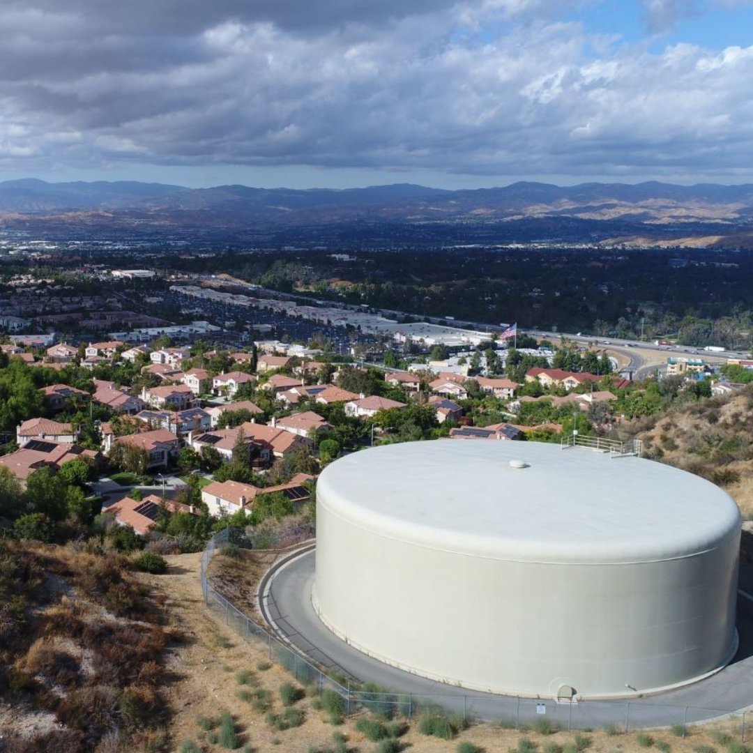 scv_water's tweet photo. Our water is monitored & tested 24/7, & our sources are secured to protect quality & safety. If you see any suspicious activity around or inside SCV Water fenced facilities, call us at 661-294-0828. For questions about our water quality, visit https://t.co/q4xNjMY9Rr. #SCVWater https://t.co/JGdTUlGVZ3