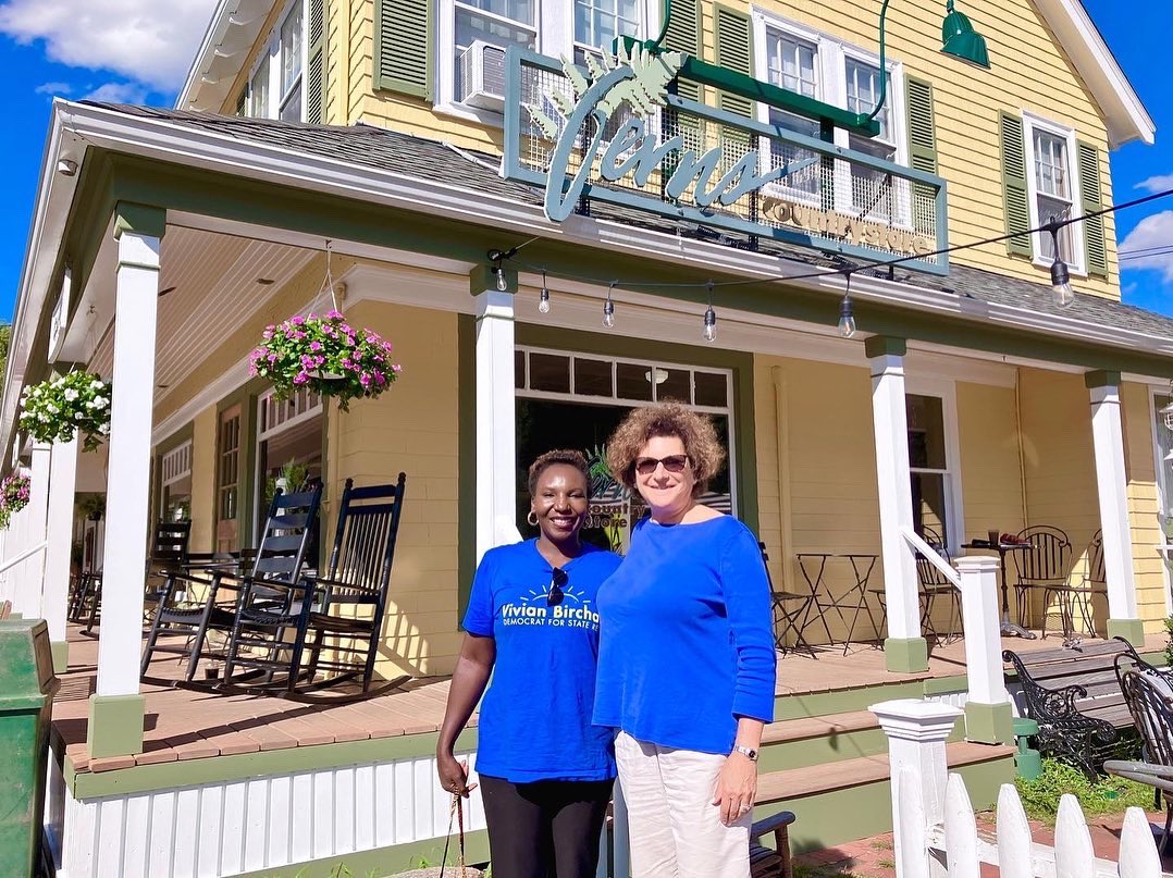 Vivian4StateRep's tweet photo. #TEAMVIVIAN SPOTLIGHT
Today, I had the honor of being driven around by my friend, restorative Justice advocate, former @ActonMAGov select Board member and simply awesome human being, Lauren Rosenzweig-Morton.
I am grateful to earn her endorsement and support.
#14thmiddlesex https://t.co/2Uu83jvIyS