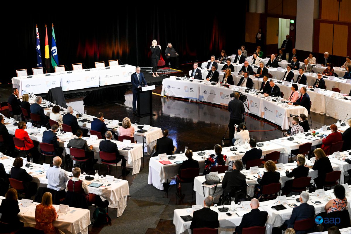 AAPNewswire's tweet photo. An additional 180,000 fee-free TAFE places will be created by 2023 as part of a major training package launched at the government's jobs and skills summit.

More via @PoppyJohnston1: https://t.co/aJtKSDisUx

📷 | @cochl - @aap_photos

#AusPol https://t.co/gf83RIrxuU
