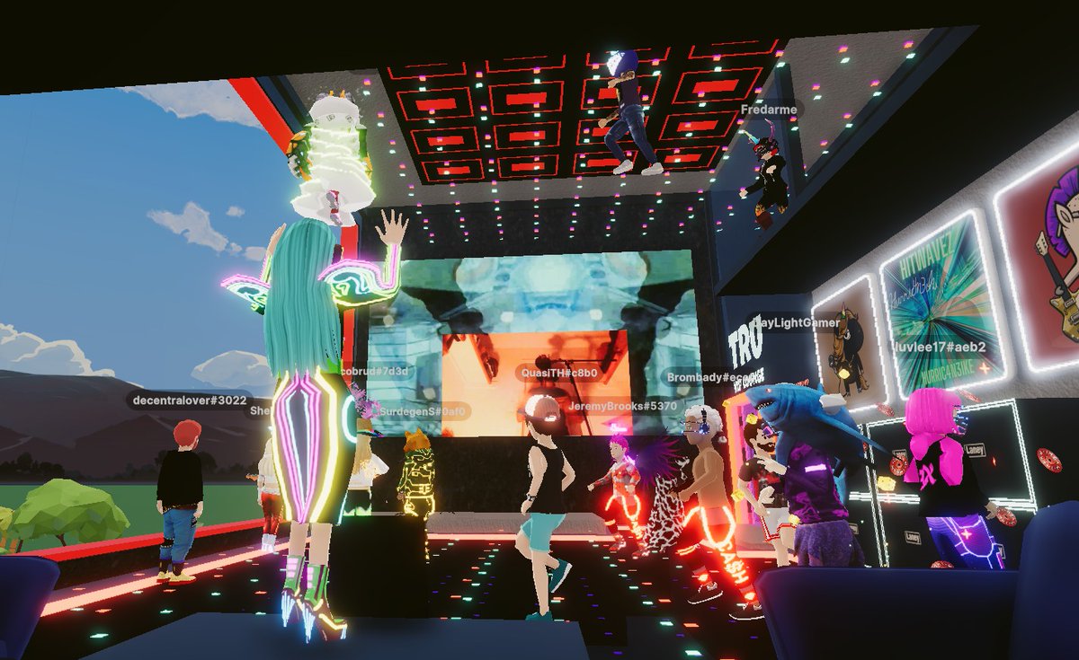 ASP3N_eth's tweet photo. Happy Wavy Wednesday! Ending the work day with a dance party. @Hurric4n3Ike in the @Uniquehorns_nft #TRUBandRoom at 27, -118 in #decentraland! #MusicNFT 

Wearing: @dolcegabbana Disco Drip: Neon Temptress https://t.co/TJcnHwScGA