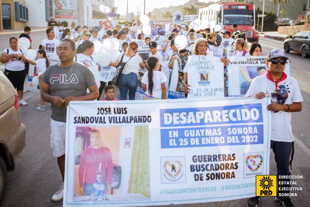 PRDSonora_'s tweet photo. Presentes como ciudadanos, con solidaridad y respeto, la Dirección Estatal Ejecutiva del PRD Sonora acompañó a las ‘Guerreras Buscadoras’ en su manifestación pacífica por la búsqueda de sus familiares en Guaymas, Sonora.
Cuentan con todo nuestro respaldo.
#PRDSonora https://t.co/n4nGTbctnp