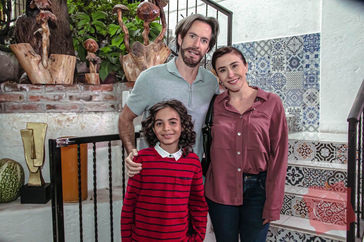 CafeElDicho's tweet photo. Como dice el dicho Nueva Temporada 12 hoy estrenamos “La acción más pequeña es mejor que la intención más grande” con #AndreaMendez
@benjarive #danielGochi #JosuaMendez #PaulTrujillo @ReginaTiscareno @HuacujaSusana #YaelFernandez https://t.co/htyuj1ze3Y