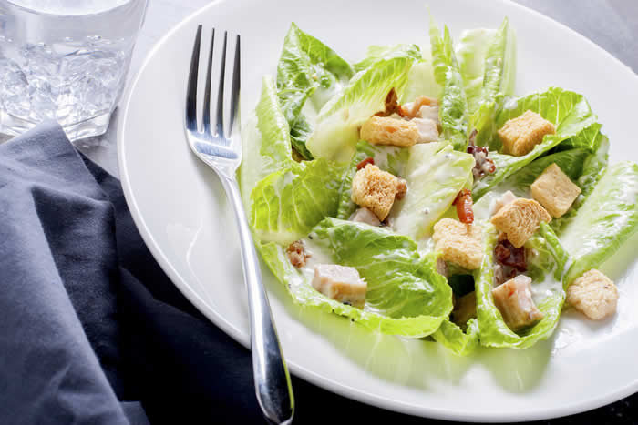 BlenderBabes's tweet photo. This creamy low fat caesar dressing recipe is full of flavor and is also the perfect fit for your #vegetarian diet. https://t.co/gQRQy6kQha #anchoviefreecaesar #blendtech https://t.co/9IZAqHtnAx