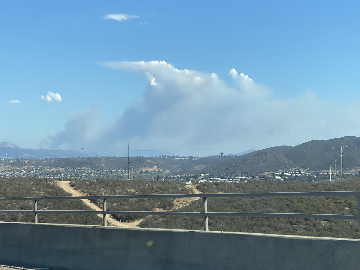 TimberlineHeli1's tweet photo. @ReadySanDiego @CALFIRESANDIEGO @SDSheriff https://t.co/xhwQBSUKgj