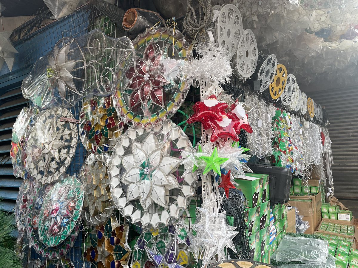 Corinne Catibayan (@corcatibayan) on Twitter photo TINGNAN: PASKO NA! 🎄🎅🏼
Nakahilera na ang mga Christmas decoration sa Dapitan Arcade, Quezon City ngayong unang araw ng Setyembre. <a href="/gmanews/">GMA Integrated News</a> <a href="/gmanewsbreaking/">GMA Integrated News Breaking</a> <a href="/dzbb/">DZBB Super Radyo</a> TINGNAN: PASKO NA! 🎄🎅🏼
Nakahilera na ang mga Christmas decoration sa Dapitan Arcade, Quezon City ngayong unang araw ng Setyembre. <a href="/gmanews/">GMA Integrated News</a> <a href="/gmanewsbreaking/">GMA Integrated News Breaking</a> <a href="/dzbb/">DZBB Super Radyo</a>