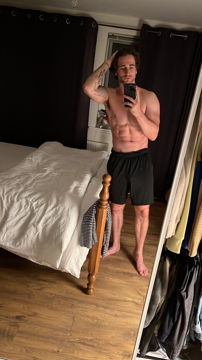 Wolver_Peen's tweet photo. Bed time! Who’s cumming? 

🛌 https://t.co/1tQvBUkd8J