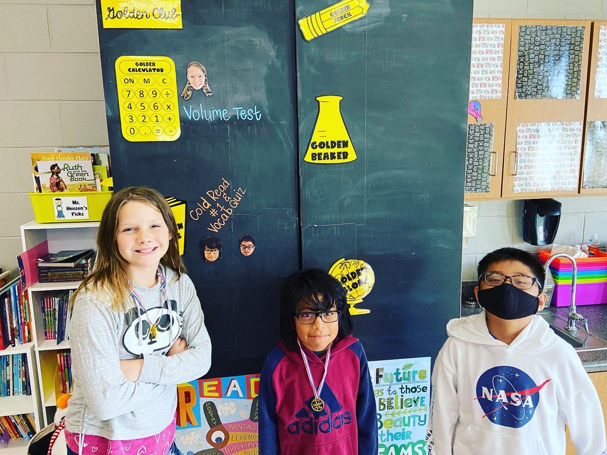 anna_henson's tweet photo. Started the day with the newest members of the Golden Club and finished with an experiment with bubbles! The #hensonhomies had a great day! 🏅🫧 #monaviewmoments https://t.co/8ngub8m2Jz