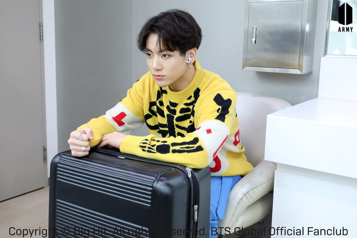 KireiKook's tweet photo. @USBTSARMY This year Kook in yellow is extra🔥🔥🔥 HBD JK!!! ILYSM 💜❤️💜❤️💜 https://t.co/MluE2wEtuO