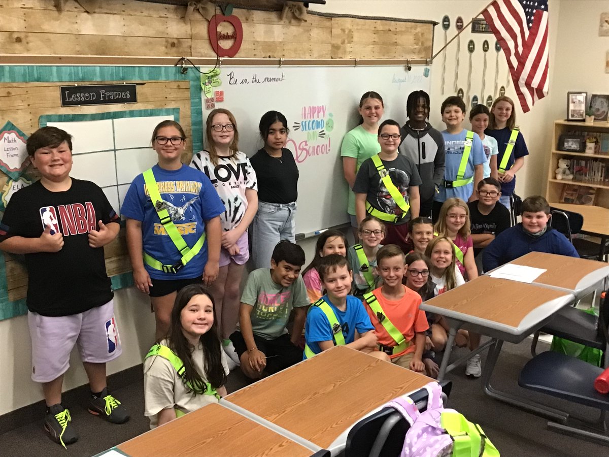 JenniferBerbert's tweet photo. Celebrating our 2nd day of school.  We are off to a fabulous start! #ipseagles https://t.co/LoSxGWKkk1