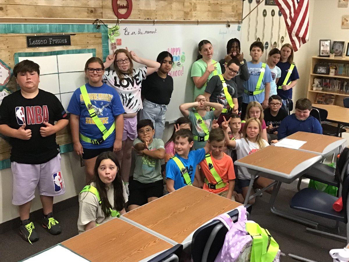 JenniferBerbert's tweet photo. Celebrating our 2nd day of school.  We are off to a fabulous start! #ipseagles https://t.co/LoSxGWKkk1