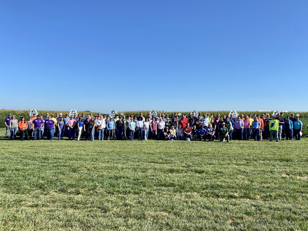 ShannonHauf's tweet image. It’s hard to imagine a better day in the field with our @Bayer4Crops Product Supply teams and #farmers discussing #SmartCorn, #sustainability, #innovation, #XtendFlex, and #SmartStaxPro. @Asgrow_DEKALB @DKAS_SIL