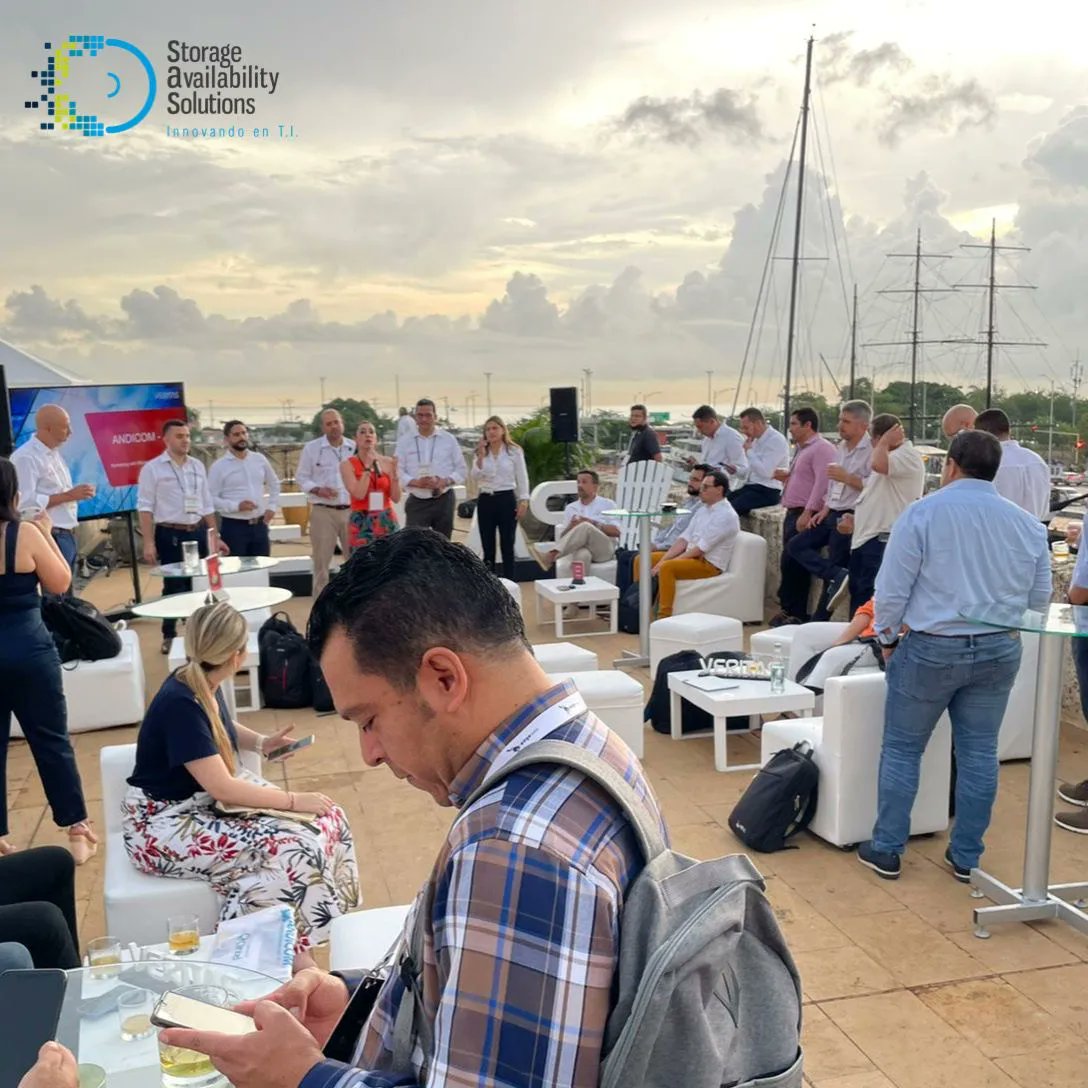 sasnwco's tweet photo. VERITAS &amp; SAS SUNSET🌅

SAS presente en Andicom 2022, un espacio que apuesta por la transformación y evolución en materia de TI para el país 🇨🇴🌐
#SASNW #VERITASASUNSET #ANDICOM2022 

@VeritasTechLLC https://t.co/aKdlUskH1t