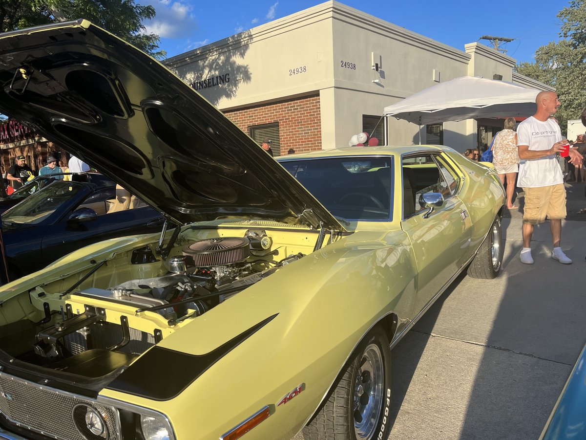 Checking out the classics at the Harper Cruise with my ladies