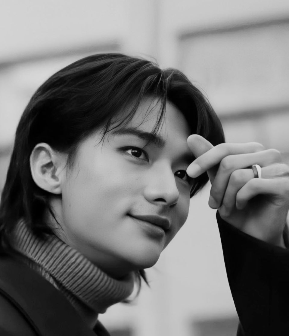hyunjinie320's tweet photo. oh my this picture is absolutely beautiful https://t.co/aD11WBNb3x