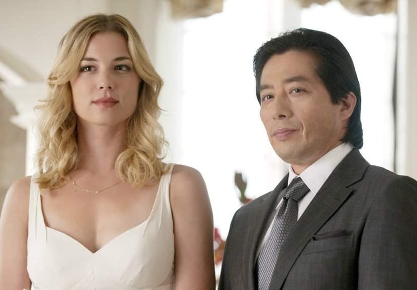 RevengeBrazil3's tweet photo. #VocêSabia? Emily VanCamp precisou de uma ajuda extra para gravar as cenas em que falava japonês com Hiroyuki Sanada. https://t.co/DuMc6Izo8F