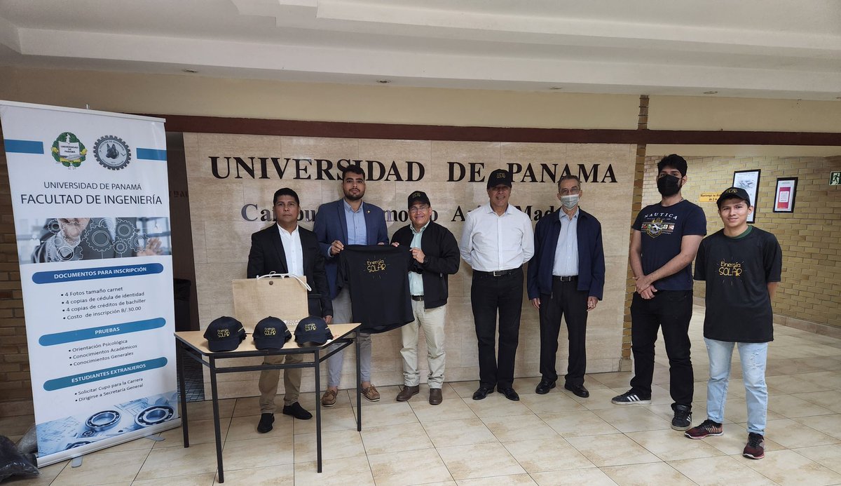 jesusglzmar's tweet photo. El pasado lunes 29 de agosto en respuesta a una petición de los integrantes de la facultad de ingeniería de la @UNIVERSIDAD_PMA, tuve la posibilidad de impartir una charla sobre energía #solar y sus beneficios a profesores, estudiantes y administrativos. #solarizate https://t.co/9fZNVjpIns