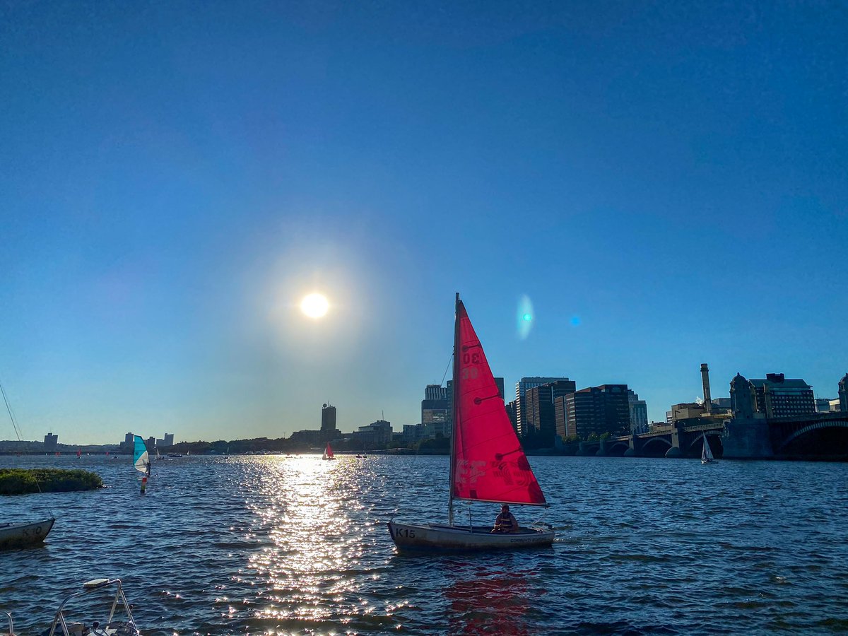 The sun has set on @ef pink sails for the 2022 summer! Thank you EF Education First for supporting our Universal Access Program and our mission of “Sailing for All!” We look forward to sailing pink again next summer.