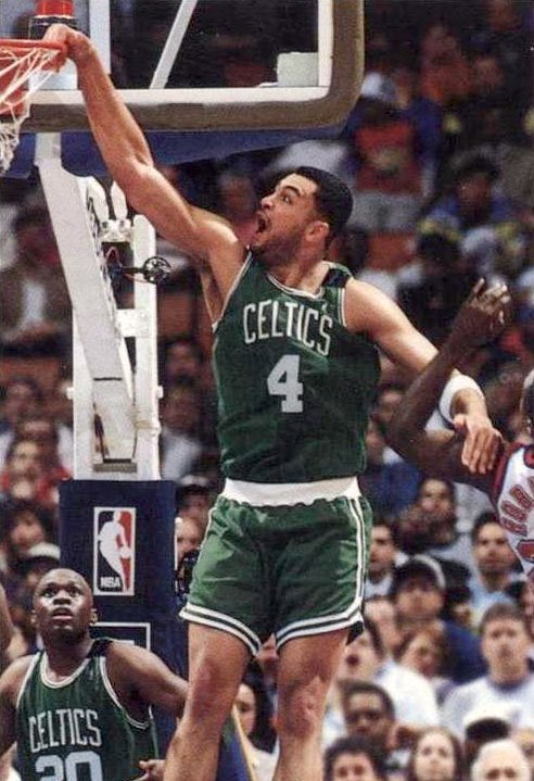 ObsNBAFacts's tweet photo. Fact #127: The player with the closest first and last name to the top of the alphabet is Alaa Abdelnaby. The player closest to the end is Wang Zhizhi (career averages): 

@alaatweets: 5.7, 3.3, 0.3, 50.2% FG, 256 GP, 12.5 MPG

Wang Zhizhi: 4.4, 1.7, 0.3, 41.7% FG, 137 GP, 9.2 MPG https://t.co/zJ0AAfJgRy