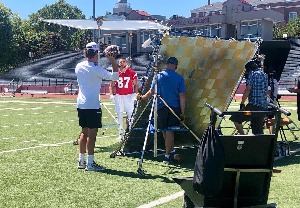 Some days are boring. Other days you get to throw balls to Travis Kelce 😝