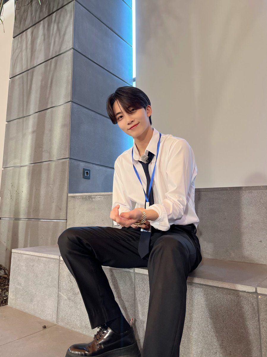 Cherrychell__'s tweet photo. 회사틴...회사틴...공식에서 먹여주는 회사틴.. https://t.co/iLVVkOGvvQ