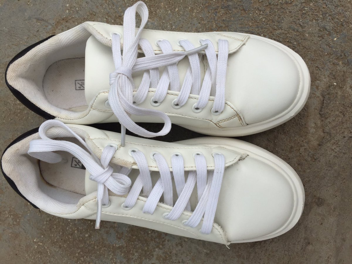 lacedUpRack's tweet photo. Because in your sole , you know we’re better 😉
#sneakerlaundry https://t.co/V59UKMcBsT