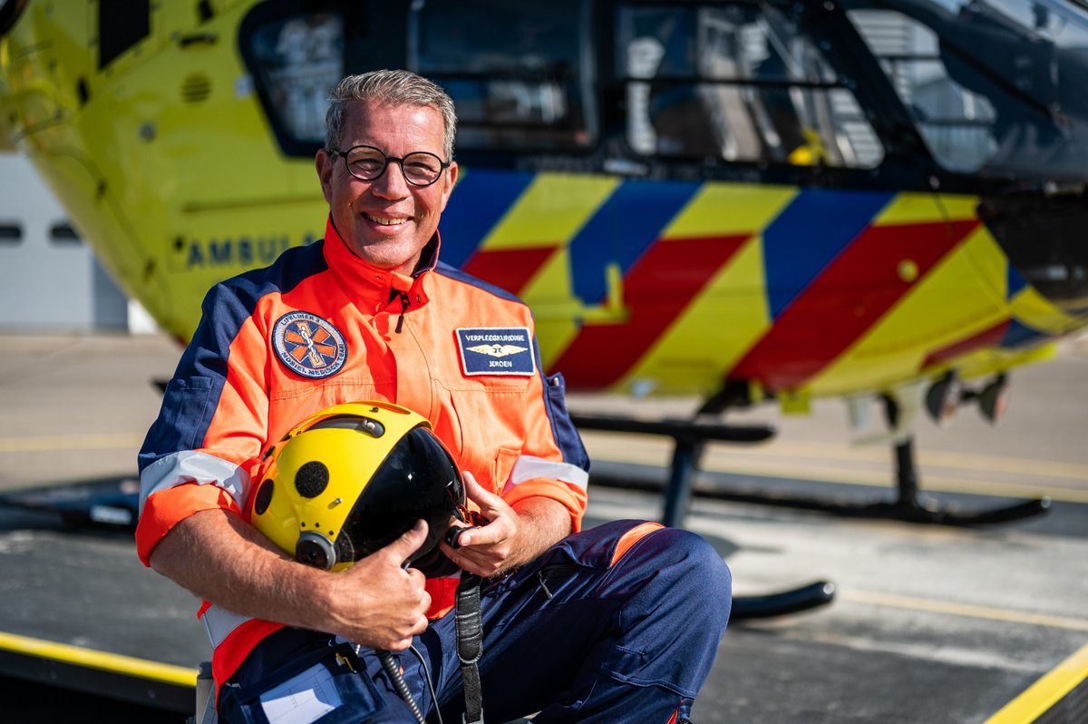 op de kop af 12,5 jaar in dienst vandaag bij @TC_ZWN 
999 uur en 58 min. 🚁🌤
4012 landingen
281 uur en 28 min. 🚁🌛
999 landingen