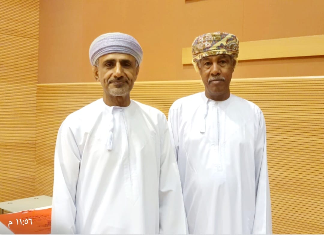 Awadh_dahaish's tweet photo. مع المهندس علي عيسى شماس الرئيس التنفيذي لشركة @DISC_OMAN_ الذي اثرى الحضور في الجلسة الحوارية بعنوان الاعداد الذاتي الذي برزت تجربته العملية بأسلوب رائع ومبسط مؤكدامدى قدرة الشباب العماني في ابراز قدراتهم  عمليا عبر تجارب ناجحة وذلك بمجمع السلطان قابوس الشبابي للثقافة والترفيه https://t.co/9lgkoTsvBk