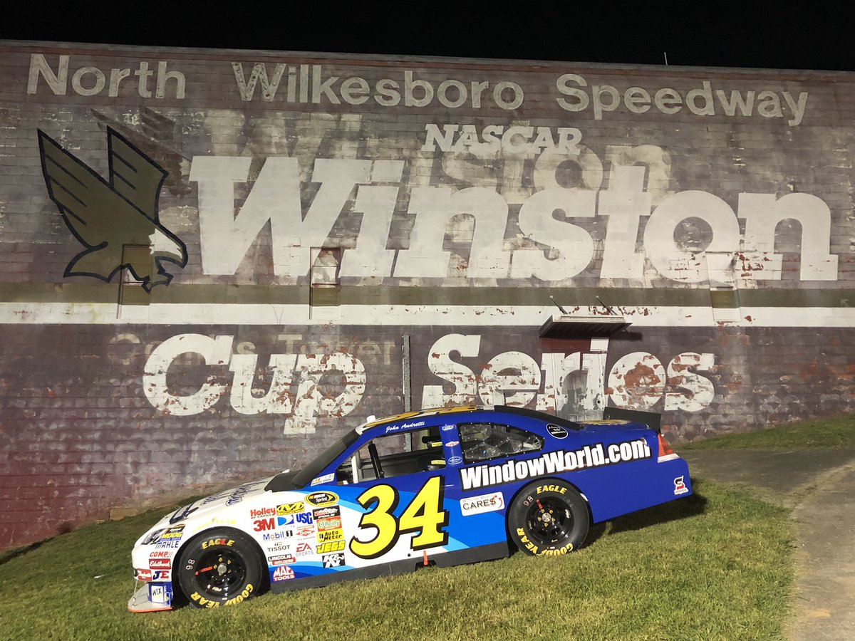 hotandcoldboi's tweet image. Great 2 days @RTRevival with @Abrugh94! Always a treat to see @DaleJr race, really enjoyed watching @AmberLynnRacing, @03Butterbean, and @LandonHuffman battling for position in their races! Looking forward to more races here and seeing these driver in the future! #savethespeedway