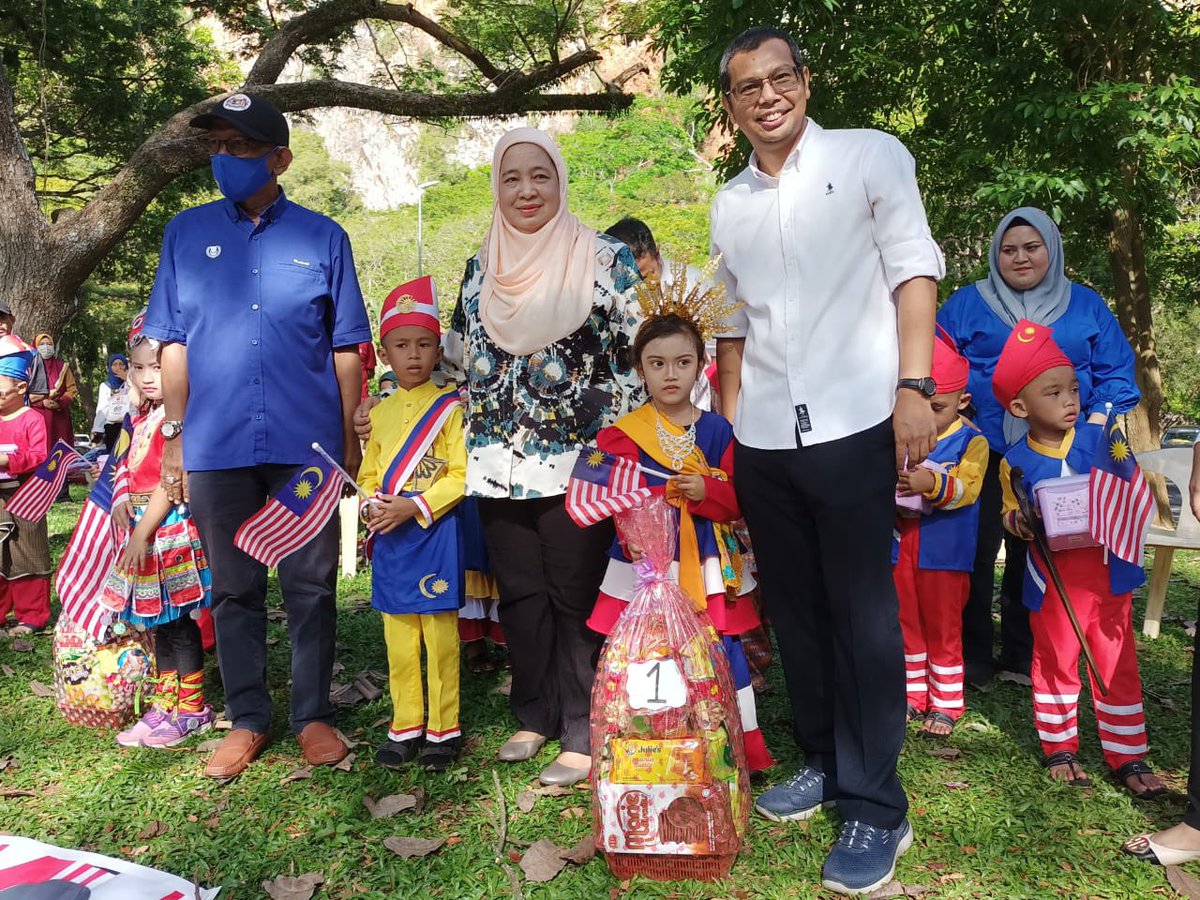 drzakirashid's tweet image. Pakaian Merdeka 

#kemas #kualakedah #merdeka65 #teguhbersama