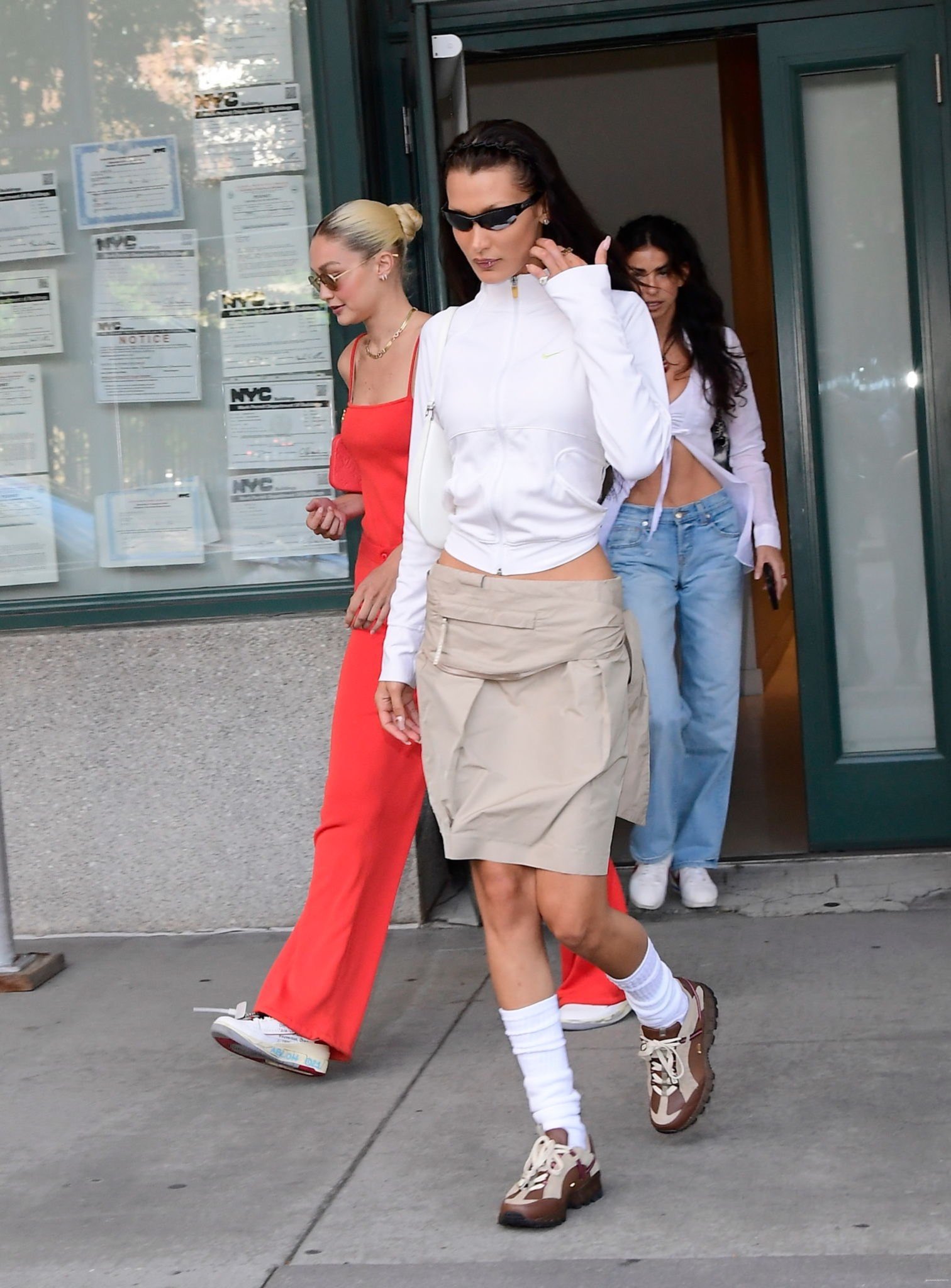 Up Next on Twitter: "Bella Hadid stepping out in her new Jacquemus x