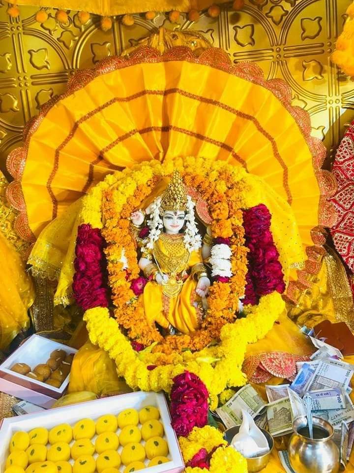 माँ बगलामुखी की उपासना से शत्रुओं का स्तम्भन होता है तथा जातक का जीवन निष्कंटक हो जाता है।