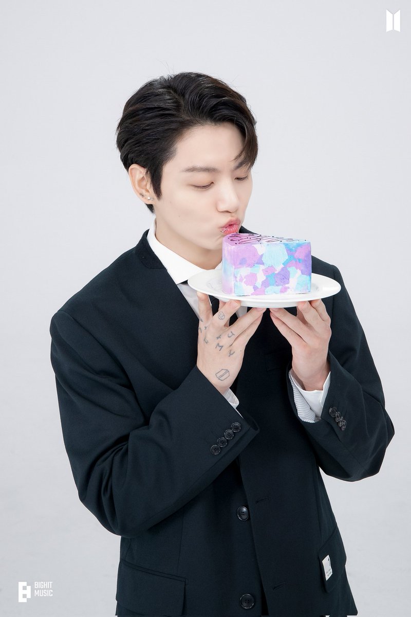 2013_phuong's tweet photo. Happy Birthday JK 💜💜💜💜💜💜💜🎊🎁🎂🎉 https://t.co/z1ojRTGelZ