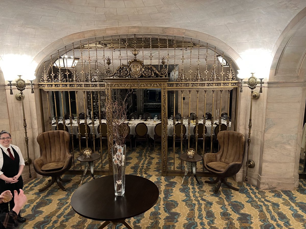 kirschj's tweet photo. Have you ever had dinner (or drinks 🍸) in the vault of a 1980 Bank???
Come to #NASCI22!!!
#Cleveland is waiting to host al #CVimagers for a great scientific meeting and a chance to network with your peers!
https://t.co/LAJSak4RCr
@NASCISociety #yesCCT #whyCMR https://t.co/LhU5NDCZHr