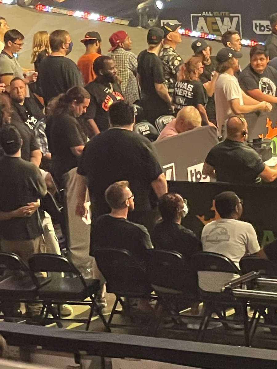 spiral94's tweet photo. @SeanRossSapp It was directed at this guy https://t.co/fLXE0D7Jq9