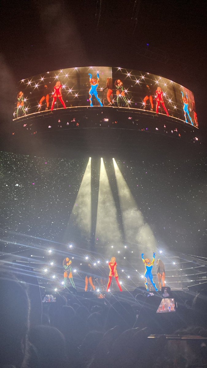 respectlmix's tweet photo. this little mix photo wow https://t.co/0hyZyWhSNj