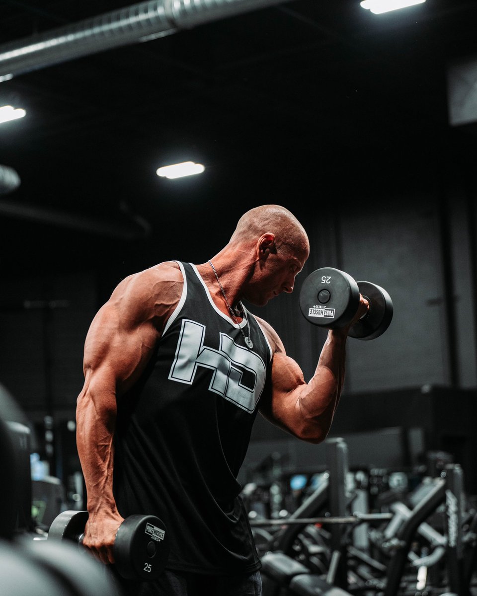 ontariomuscle's tweet photo. The past can be an anchor to the future or the fire that fuels you… #dadbod #maturemuscle https://t.co/4xkPZV4A9B