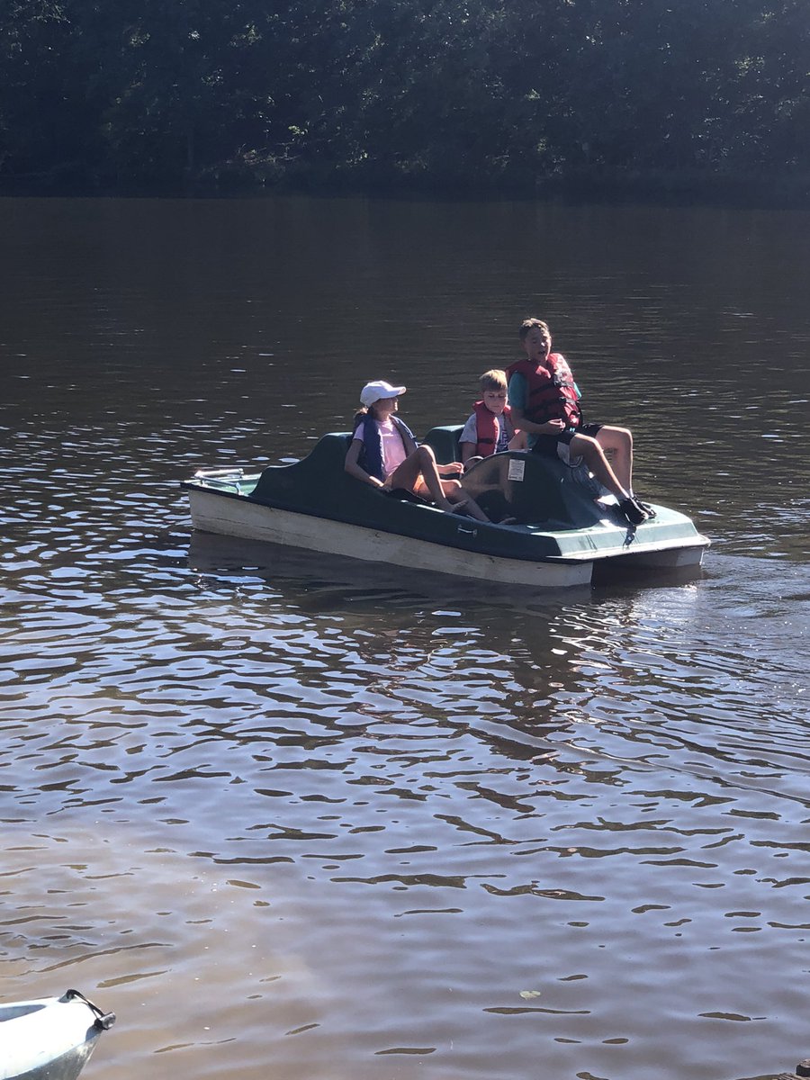 WCDS_Middle's tweet photo. Fun on the lake at Victory Mountain! #WCDSMiddleSchool https://t.co/8GW8LdIbzW
