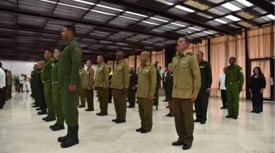 agnes_becerra's tweet photo. Son orgullo de la patria. 
Se les quiere y admira.  #Cuba 🇨🇺 @DiazCanelB @MinfarC
@minint_cuba https://t.co/I62RbeXkoM